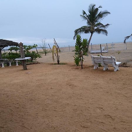 Yoho Hotel Arugambay Beach Inn 아루감 베이 외부 사진
