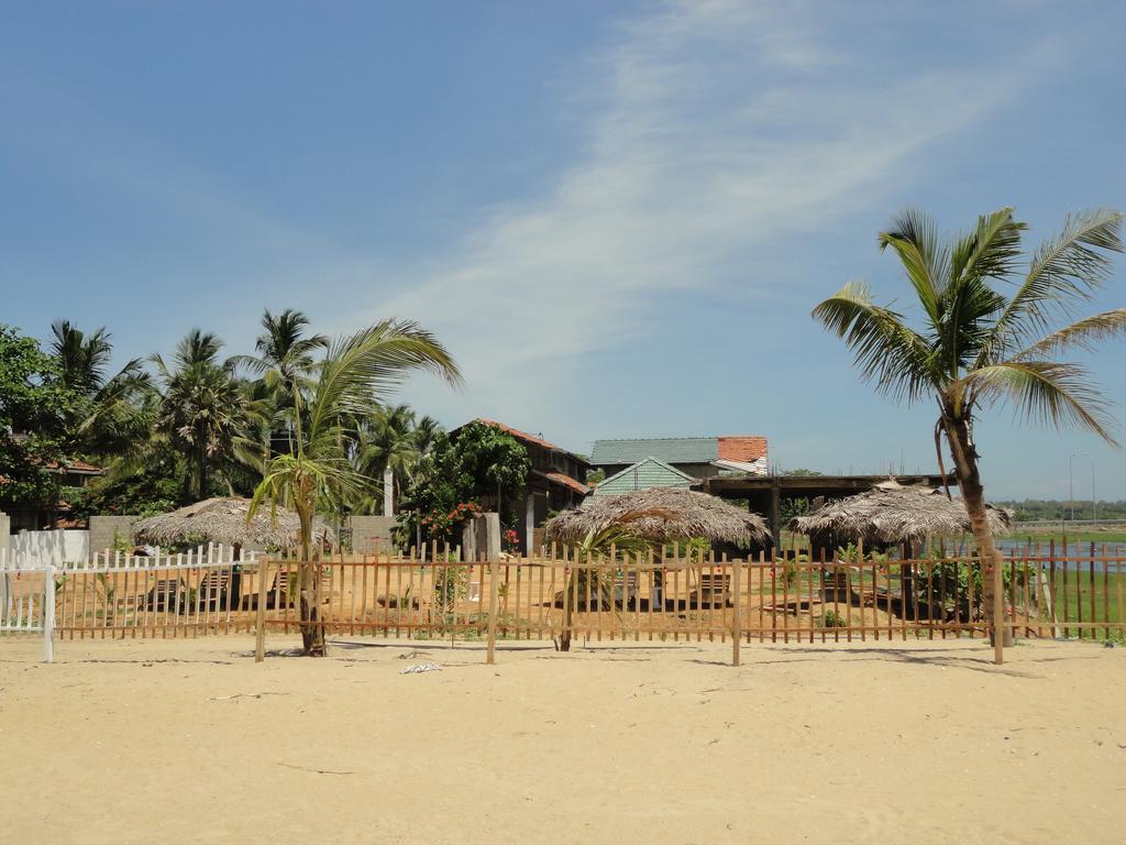 Yoho Hotel Arugambay Beach Inn 아루감 베이 외부 사진