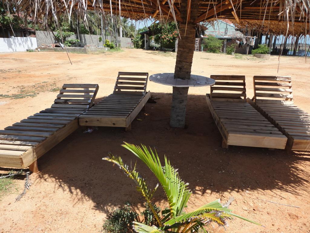 Yoho Hotel Arugambay Beach Inn 아루감 베이 외부 사진