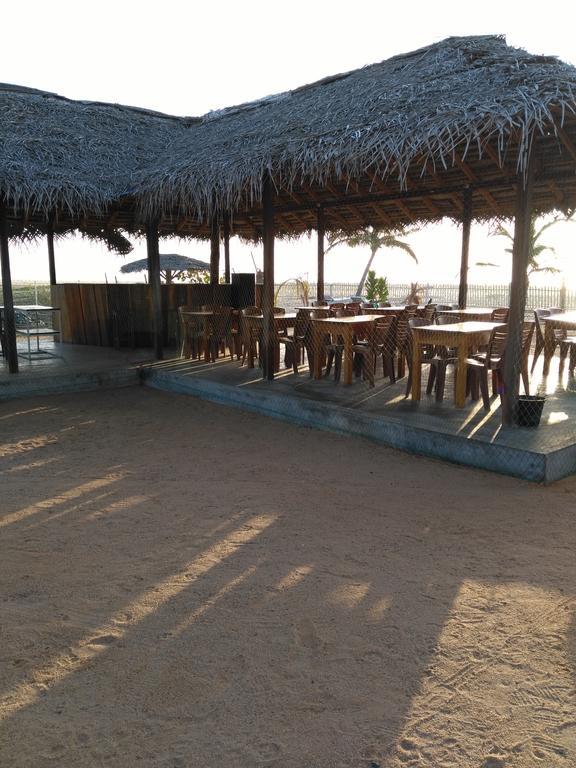 Yoho Hotel Arugambay Beach Inn 아루감 베이 외부 사진
