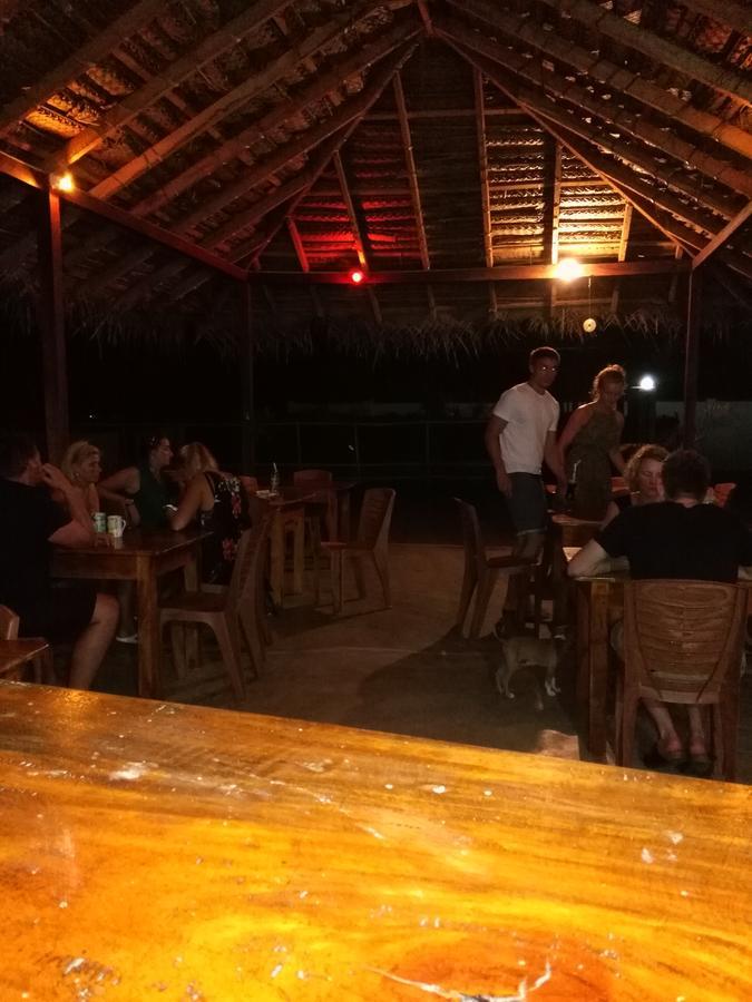 Yoho Hotel Arugambay Beach Inn 아루감 베이 외부 사진